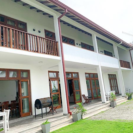 360 Surf Weligama Bay Hotel Bagian luar foto