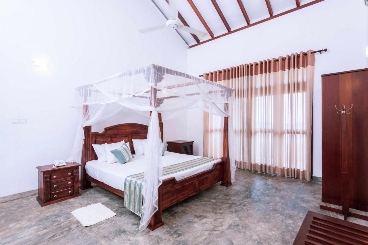 360 Surf Weligama Bay Hotel Bagian luar foto